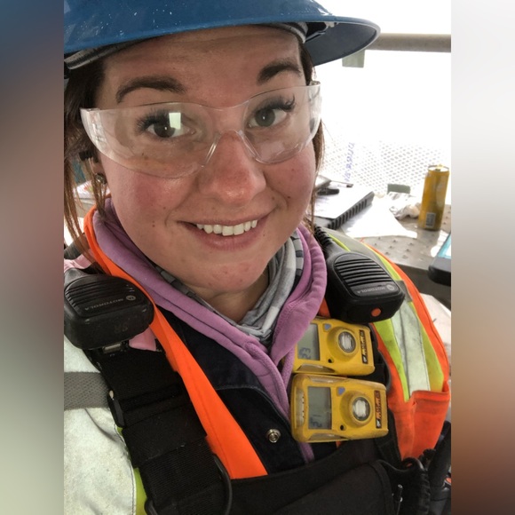 🚨🚨 Katie Grace is Live 🖤🤘🏼🌲🏔️🥾🌙 - Picture 7 of 13